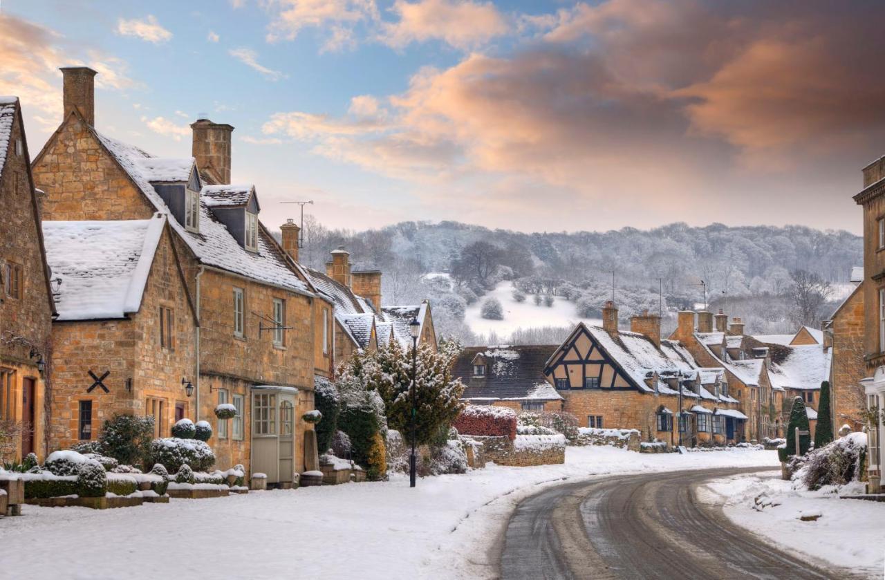Inn Crown And Trumpet