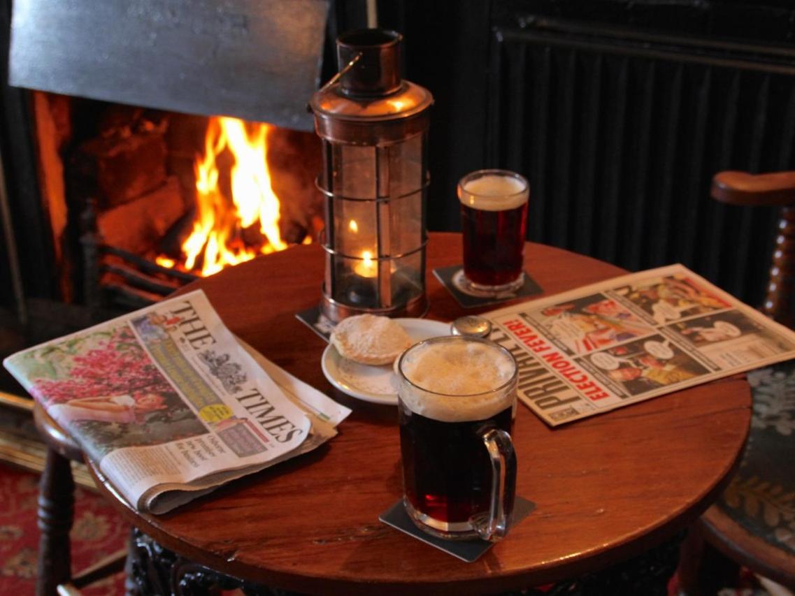 Crown And Trumpet Inn